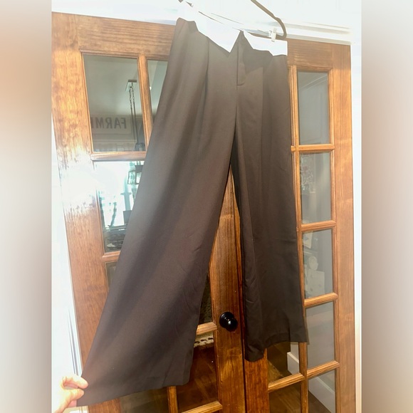 🔹Sans Souci Black Wide Leg Pants with White Top Collar - Picture 6 of 7
